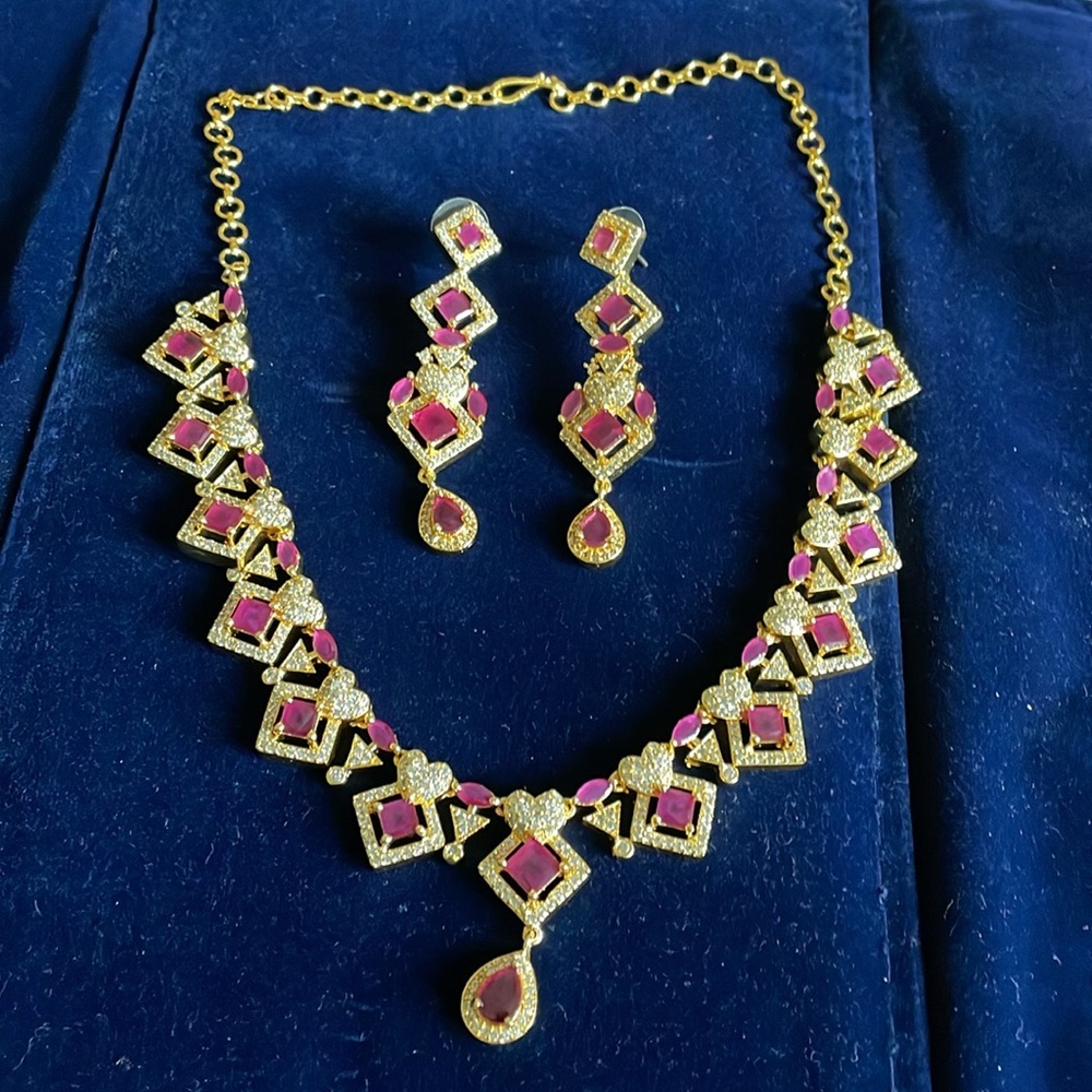 Necklace and earrings set